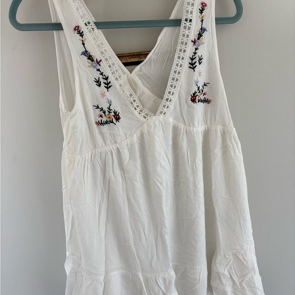 Embroidered White Sleeveless Top